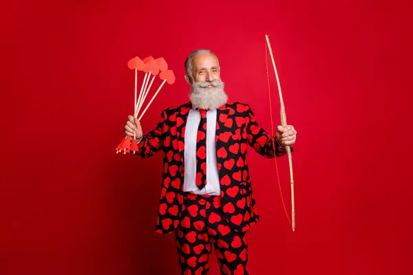 How does Cupid visit his girlfriend?