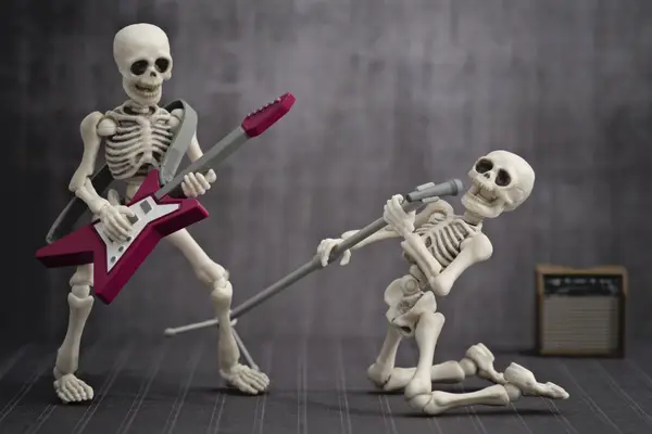 What is a skeleton's favorite instrument?